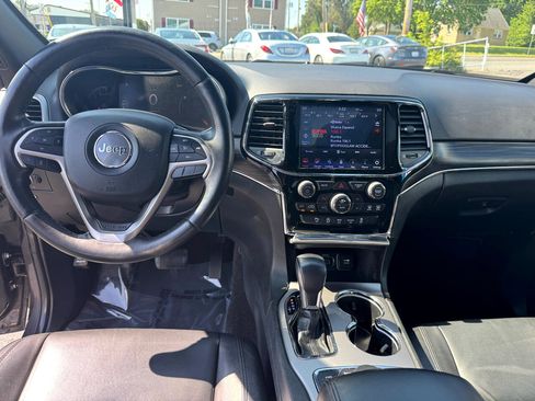 Used 2019 Jeep Grand Cherokee Limited image 16