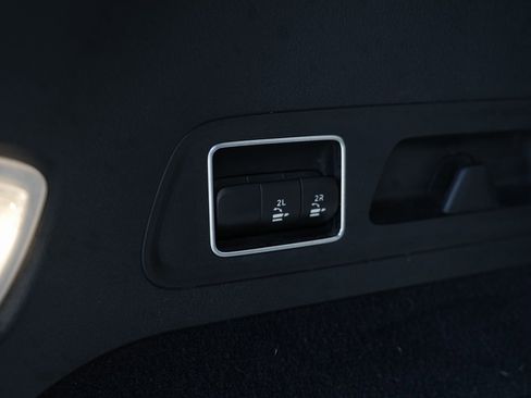 Used 2024 Mercedes-Benz GLS 580 4MATIC image 17