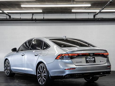 Used 2024 Honda Accord Touring image 3