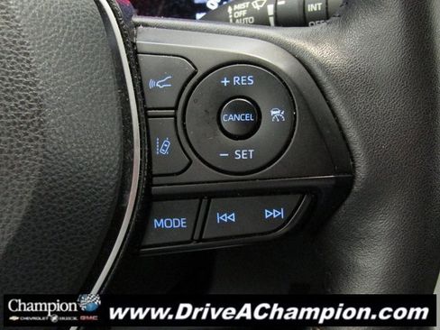 Used 2021 Toyota RAV4 XLE image 27