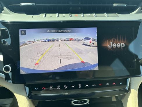 New 2026 Jeep Grand Cherokee Limited w/ Limited Altitude Package AWD/4WD image 28