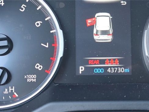 Used 2022 Toyota RAV4 LE image 23