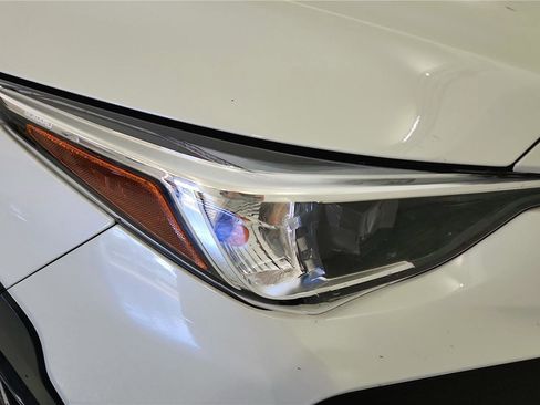 Used 2025 Subaru Crosstrek 2.0i Premium AWD/4WD image 14