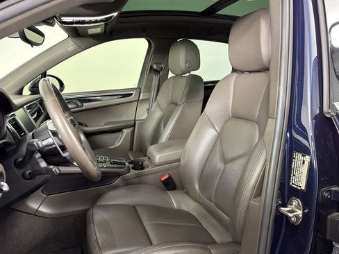Used 2018 Porsche Macan AWD/4WD image 5