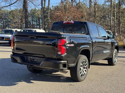 Used 2023 Chevrolet Colorado LT w/ LT Convenience Package III image 22