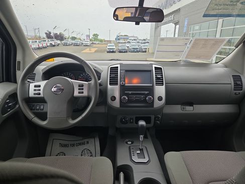 Used 2021 Nissan Frontier SV w/ SV Utility Package image 15