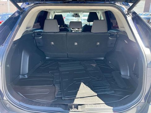 Used 2021 Toyota RAV4 XLE w/ Convenience Package FWD image 25