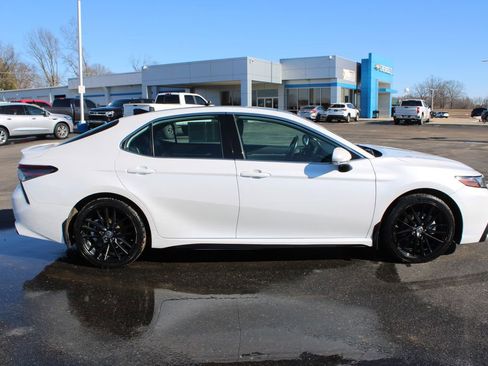 Used 2023 Toyota Camry XSE image 11