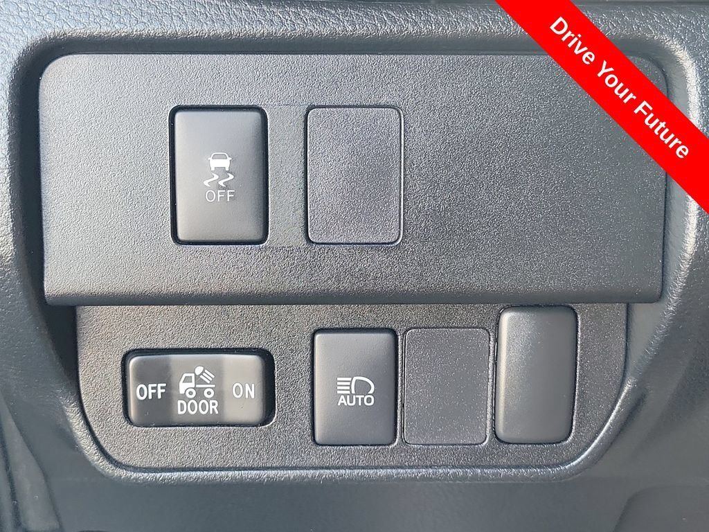 Used 2020 Toyota Tacoma SR5 RWD image 17