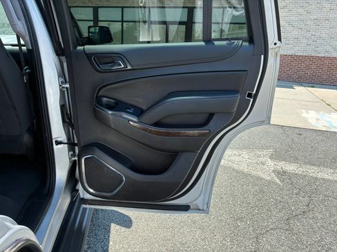 Used 2019 Chevrolet Tahoe 4WD w/ Enhanced Driver Alert Package image 15