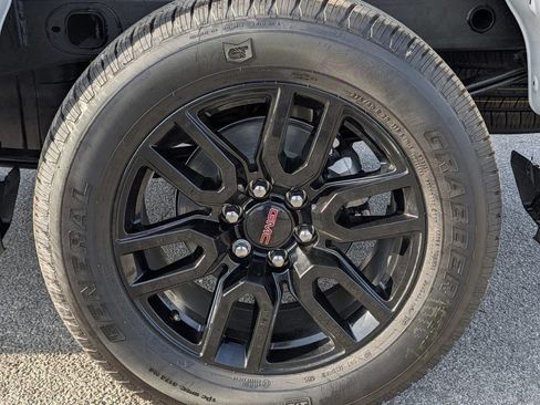 New 2026 GMC Sierra 1500 Elevation AWD/4WD image 9