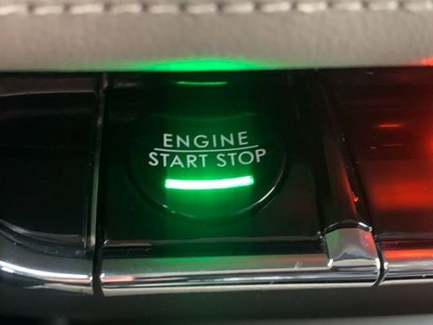 Used 2022 Lincoln Nautilus FWD w/ Premium Package image 24