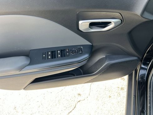 Used 2025 Kia K4 LXS image 14