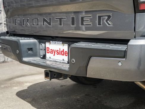 Used 2022 Nissan Frontier SV w/ Technology Package AWD/4WD image 8