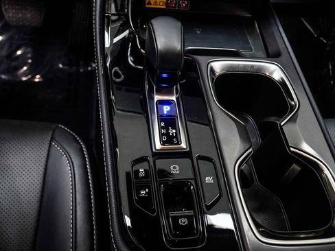 Used 2025 Lexus NX 350h AWD w/ Accessory Package (Z2) image 18