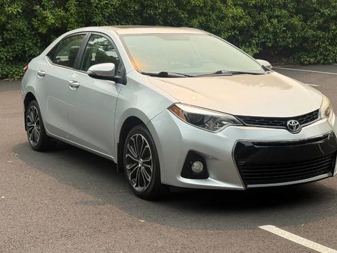 Used 2014 Toyota Corolla S w/ Driver Convenience Package FWD image 3