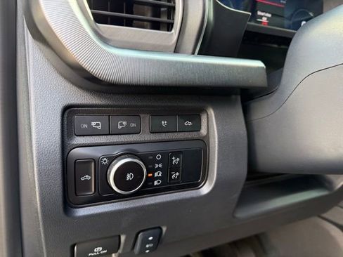 Used 2024 Ford F250 Platinum AWD/4WD image 30