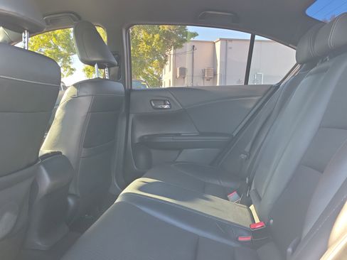 Used 2017 Honda Accord Sport image 12