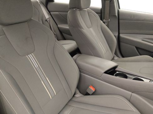 Used 2024 Hyundai Elantra SEL w/ Convenience Package FWD image 21