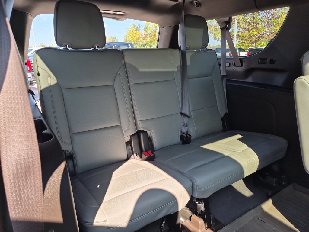 Used 2023 GMC Yukon XL SLT w/ Max Trailering Package AWD/4WD image 34