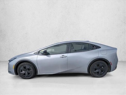 Used 2025 Toyota Prius LE image 8