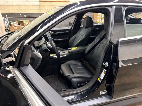 Used 2025 BMW i4 eDrive40 w/ M Sport Package RWD image 27