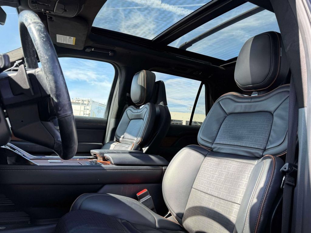 Used 2023 Lincoln Navigator L Black Label AWD/4WD image 15