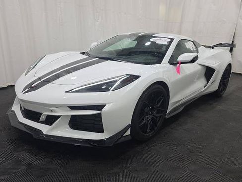 Used 2024 Chevrolet Corvette Z06 w/ Z07 Performance Package RWD image 1