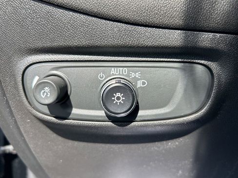 Used 2023 Chevrolet Equinox LT image 24