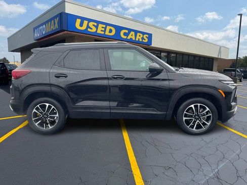 Used 2024 Chevrolet TrailBlazer LT w/ Convenience Package image 2