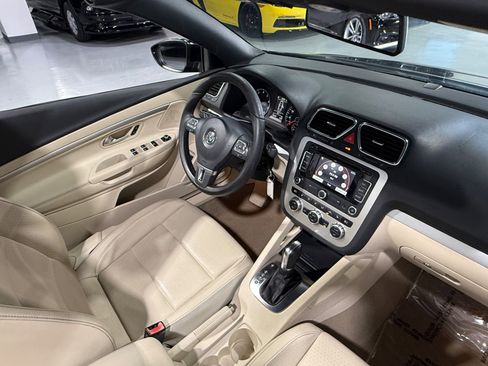 Used 2014 Volkswagen Eos Komfort FWD image 40