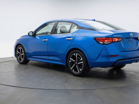 Used 2025 Nissan Sentra SV image 6