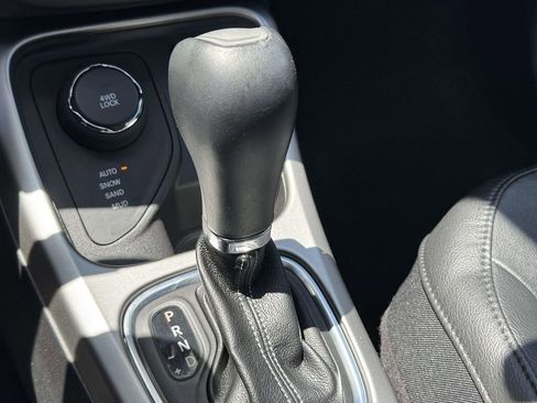 Used 2019 Jeep Compass High Altitude AWD/4WD image 32