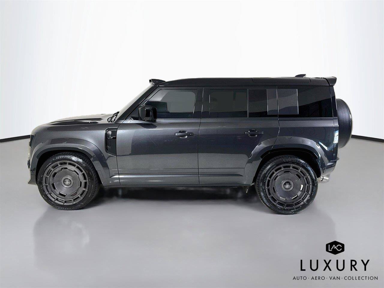 Used 2025 Land Rover Defender 110 V8 AWD/4WD image 8