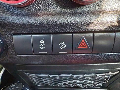 Used 2018 Jeep Wrangler Sport S image 27