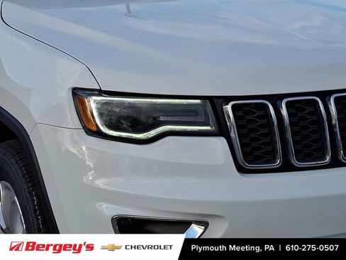 Used 2022 Jeep Grand Cherokee Laredo X image 11