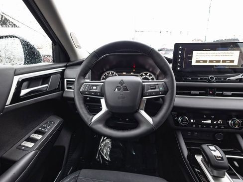 New 2026 Mitsubishi Outlander Trail Edition image 24