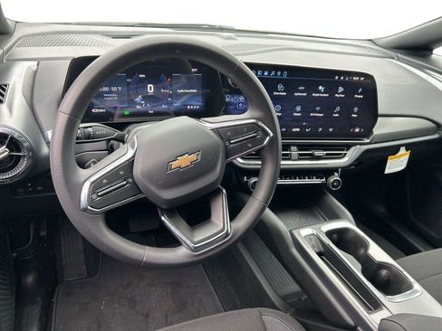 New 2026 Chevrolet Equinox EV LT image 12