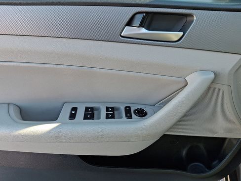 Used 2019 Hyundai Sonata SEL w/ Tech Package 02 image 12