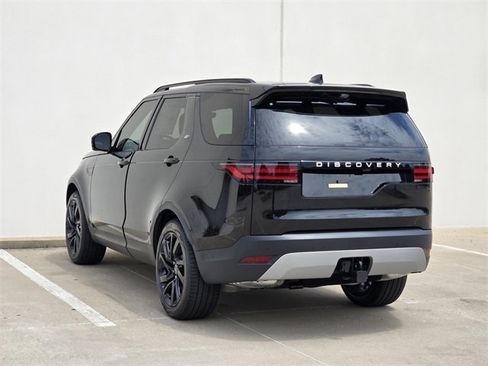 New 2025 Land Rover Discovery S image 3