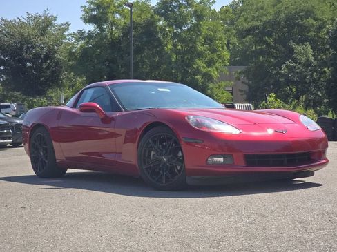 Used 2005 Chevrolet Corvette Coupe w/ Preferred Equipment Group RWD image 1