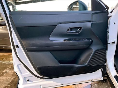 Certified 2025 Nissan Kicks S image 22