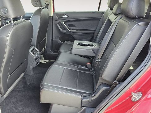 Used 2018 Volkswagen Tiguan SEL FWD image 23
