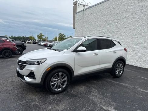 Used 2023 Buick Encore GX Essence w/ Experience Buick Package AWD/4WD image 3