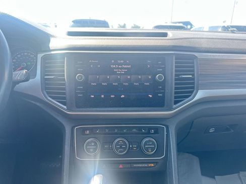 Used 2021 Volkswagen Atlas SE image 42