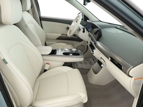 Used 2025 Genesis GV60 Advanced image 22