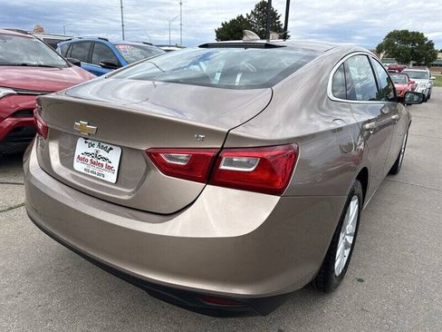 Used 2018 Chevrolet Malibu LT FWD image 7
