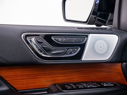 Used 2019 Lincoln Navigator Reserve AWD/4WD image 14