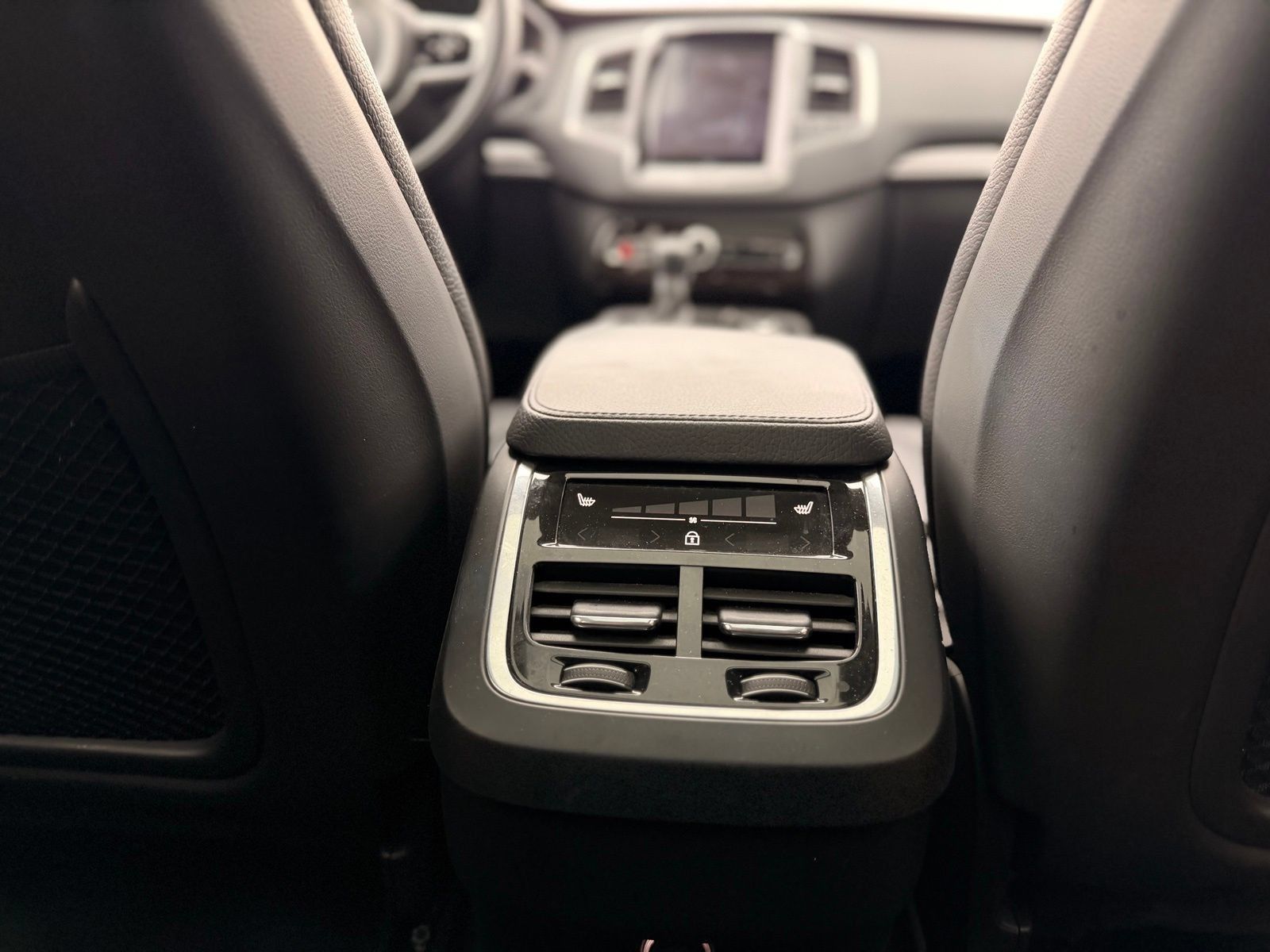 Used 2019 Volvo XC90 T6 Momentum w/ Advanced Package AWD/4WD image 23