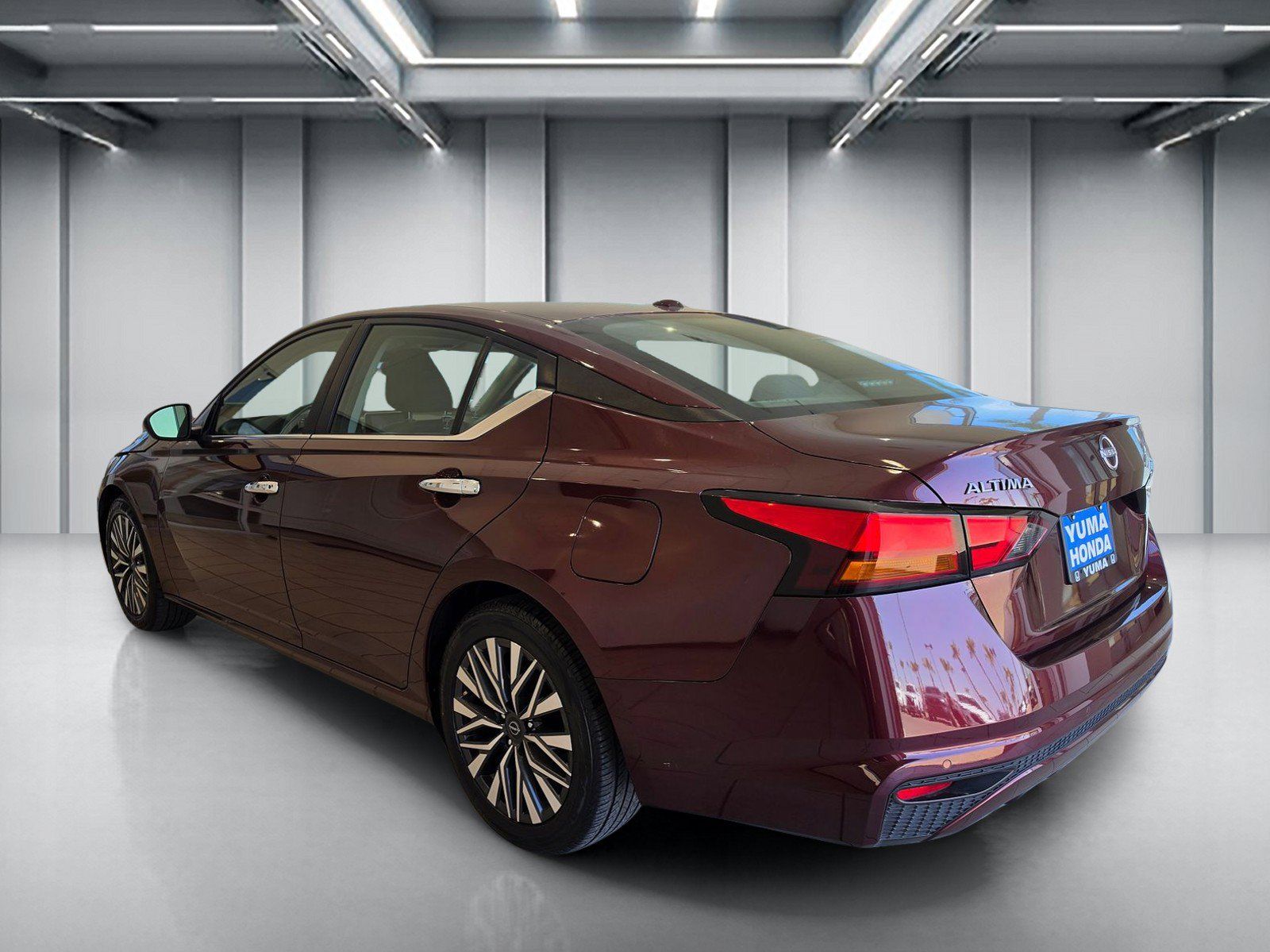 Used 2024 Nissan Altima 2.5 SV FWD image 7